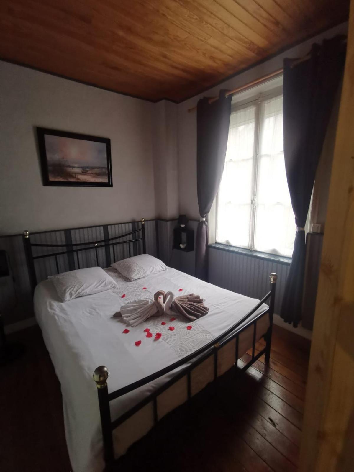 Appartement Avec Balcon Au 1Er Etage Vue Laterale Mer A 50 Metres De La Plage A Mers Les Bains. Eksteriør bilde